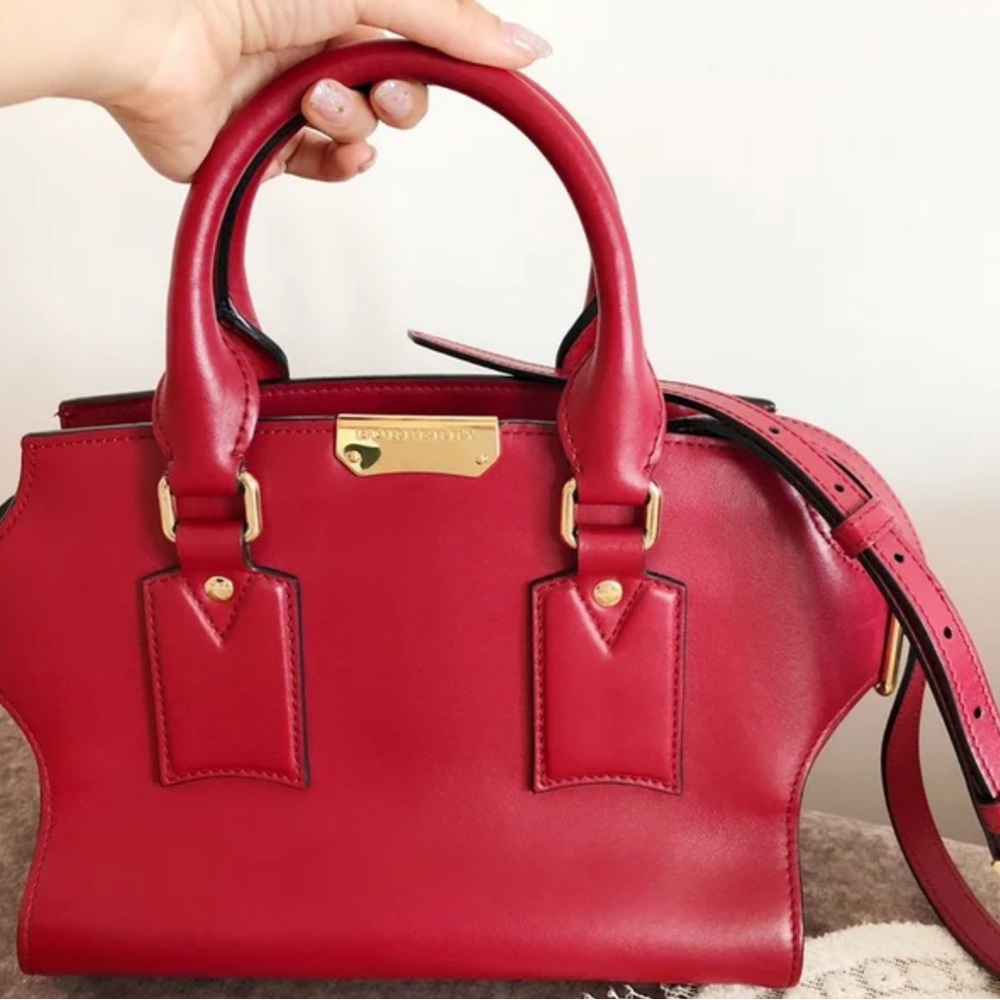 Burberry Clifton Red Calfskin Leather Satchel Handbag. 2 ways